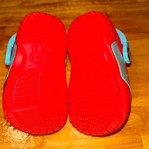 Disney Elena Avalor Crocs Size 5 ❤️ - Picture 4 of 9